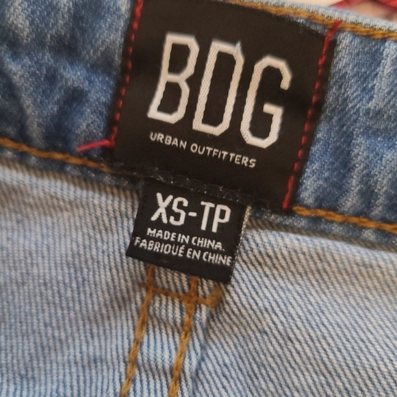 BDG Urban Outfitters Fringe Raw Hem Medium Wash Blue Denim Skirt Sz Extra Small. - Picture 3 of 4